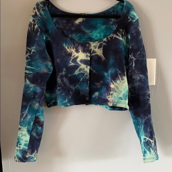 Cropped Sweater - Picture 1 of 4